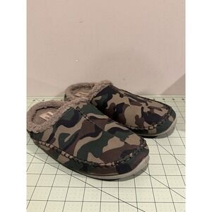 deer‎ stags slipperooz Size 9.5